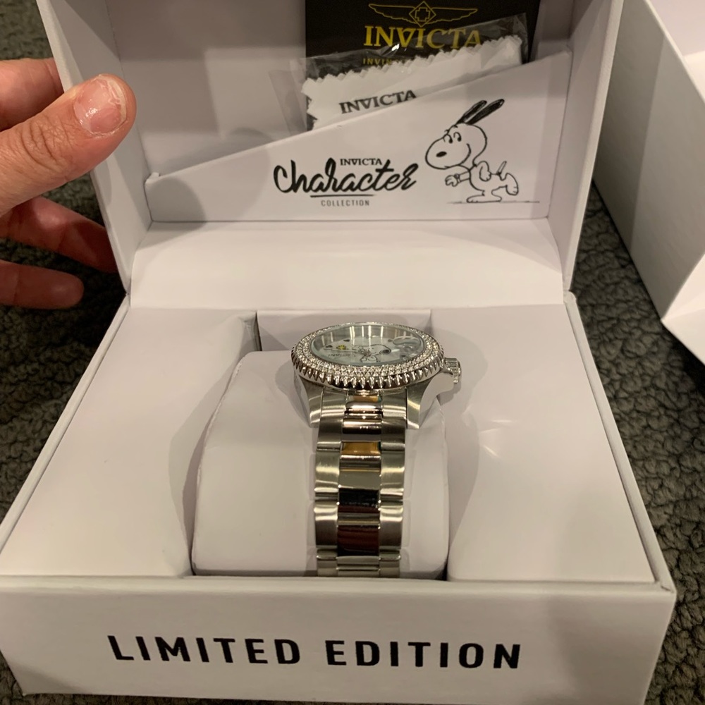 New INVICTA Limited Addition watch. Peanut Character Snoopy perfect condition.